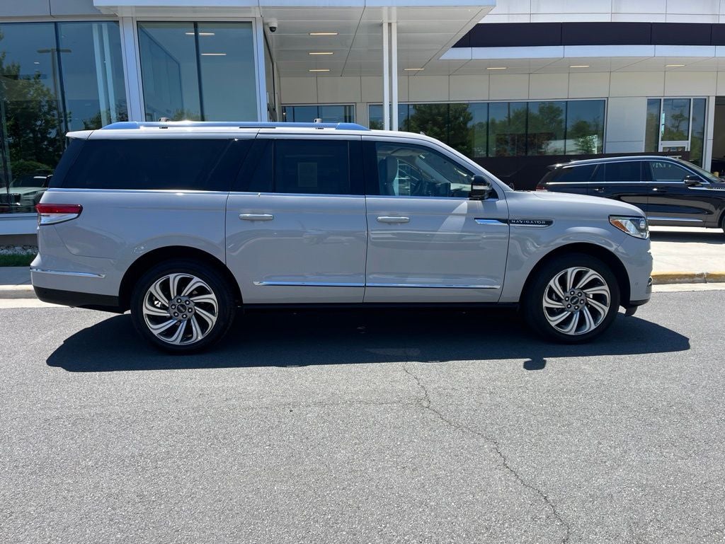 2023 Lincoln Navigator L Reserve 4WD | Pano Roof | 360 Cam | HUD | Luxury Pkg