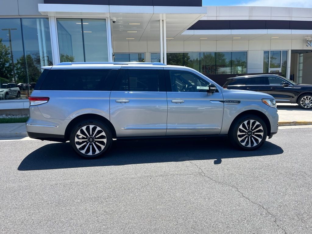 2022 Lincoln Navigator L Reserve | 360 Cam | Adaptive Cruise | HUD | Pano Moonroof