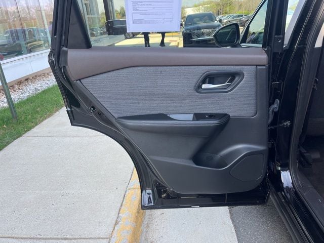 2023 Nissan Rogue SV | BLIS | CarPlay/Android Auto | Remote Start