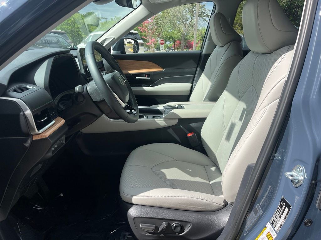2025 Toyota Grand Highlander Limited | Nav | Pano Roof | 360 Cam | BLIS | JBL
