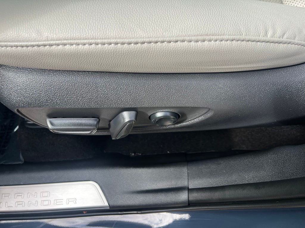 2025 Toyota Grand Highlander Limited | Nav | Pano Roof | 360 Cam | BLIS | JBL