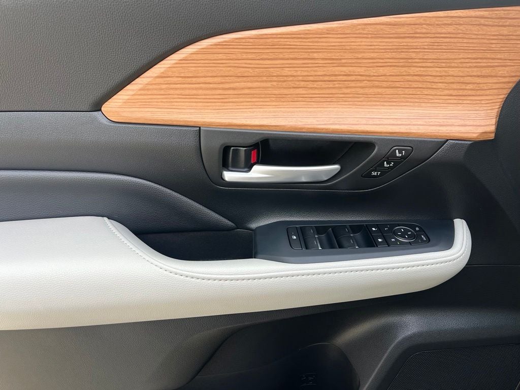 2025 Toyota Grand Highlander Limited | Nav | Pano Roof | 360 Cam | BLIS | JBL