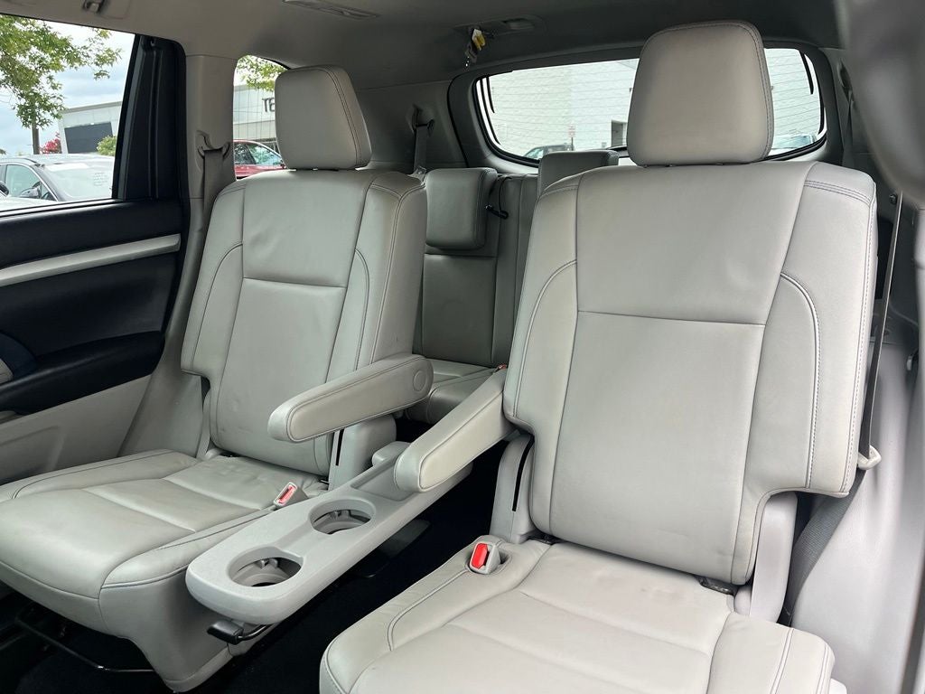 2018 Toyota Highlander XLE AWD | Nav | Sunroof | BLIS | Power Liftgate