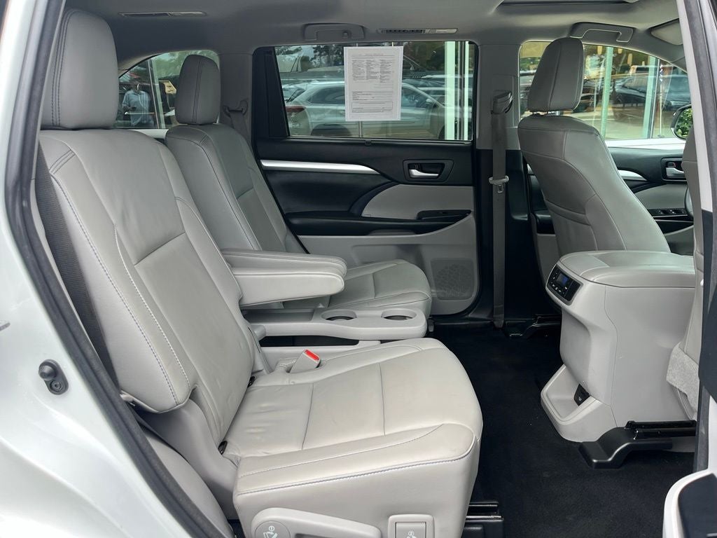 2018 Toyota Highlander XLE AWD | Nav | Sunroof | BLIS | Power Liftgate