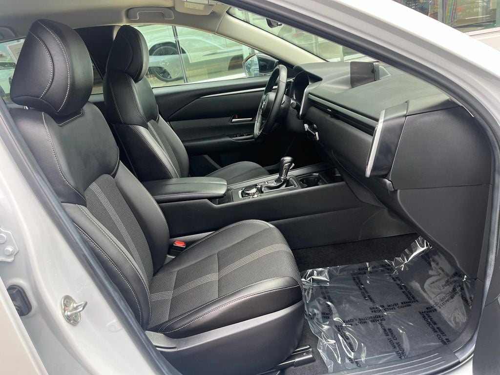 2025 Mazda Mazda CX-50 2.5 S Preferred Package AWD | Nav | BLIS | CarPlay/Android Auto