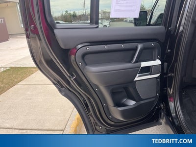 2024 Land Rover Defender 110 SE 500PS 4WD