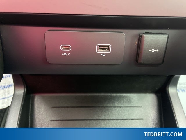 2024 Land Rover Defender 110 SE 500PS 4WD