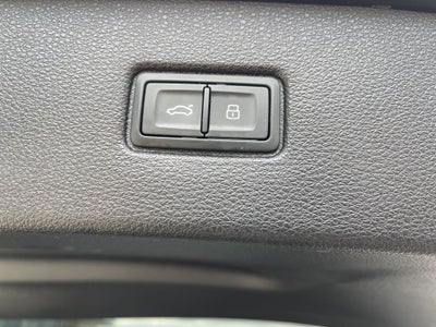 2023 Audi SQ7 Prestige quattro | Pano Roof| Prestige Pkg | Black Optic