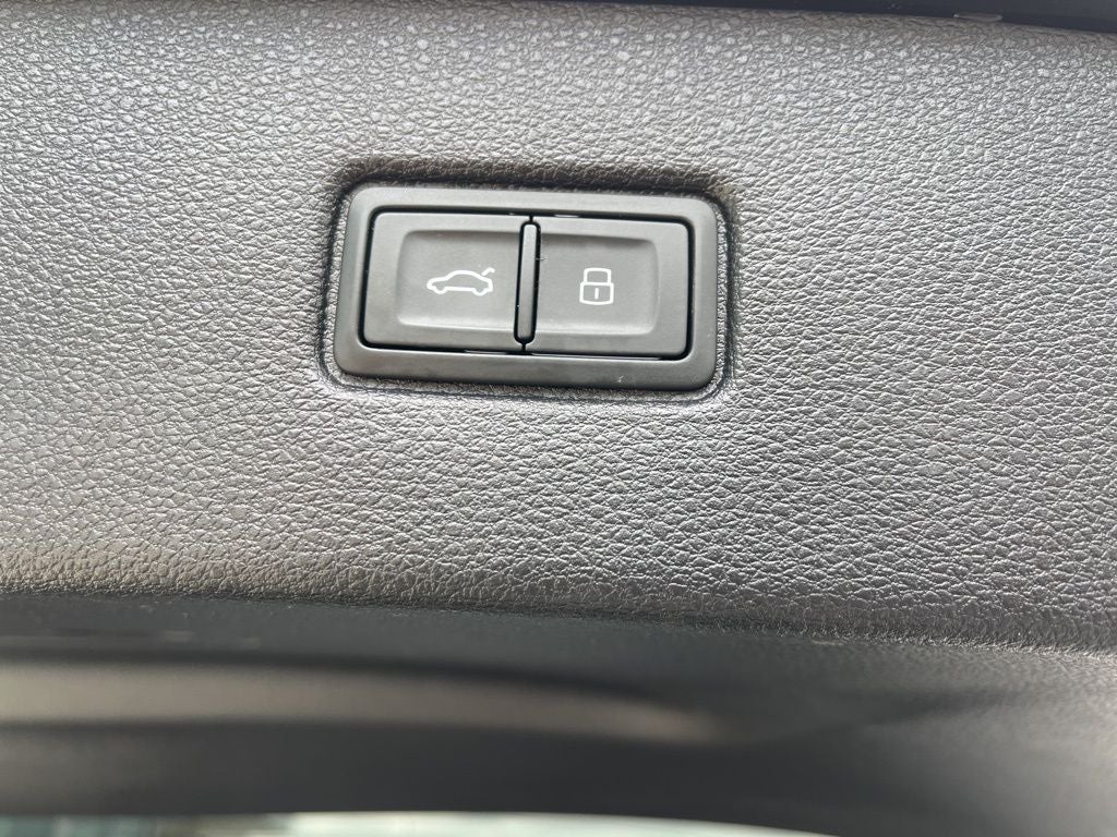 2023 Audi SQ7 Prestige quattro | Pano Roof| Prestige Pkg | Black Optic