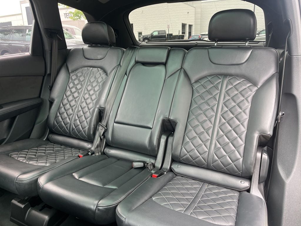 2023 Audi SQ7 Prestige quattro | Pano Roof| Prestige Pkg | Black Optic