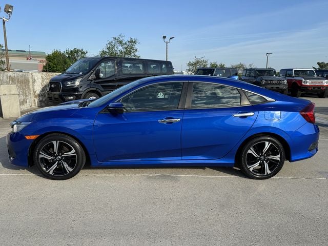 2017 Honda Civic Touring | Navigation | Moonroof | Apple CarPlay