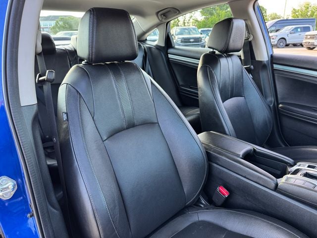 2017 Honda Civic Touring | Navigation | Moonroof | Apple CarPlay