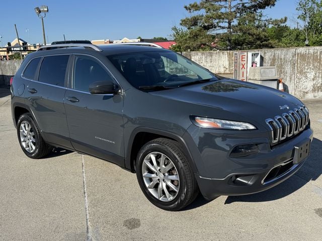 2018 Jeep Cherokee Limited | Panoramic Sunroof | Apple CarPlay | 4WD