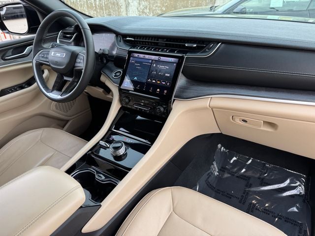 2023 Jeep Grand Cherokee L Limited | Pano Sunroof | Heated Seats | Wireless CarPlay