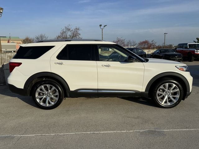 2022 Ford Explorer Platinum | Moonroof | Tech Pkg | Tow Pkg