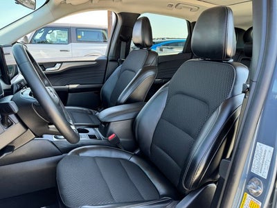 2025 Ford Escape Plug-In Hybrid Base | Pano Sunroof | Remote Start | Heated Seats