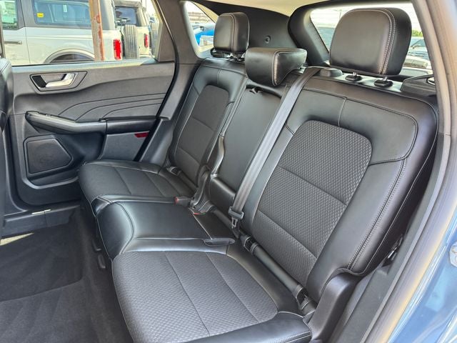 2025 Ford Escape Plug-In Hybrid Base | Pano Sunroof | Remote Start | Heated Seats
