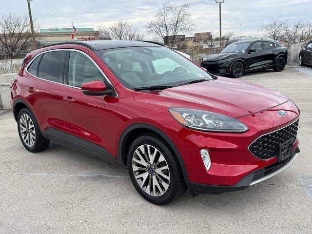 2020 Ford Escape Titanium Class II Tow Pkg. | Pano Roof | CarPlay | AWD
