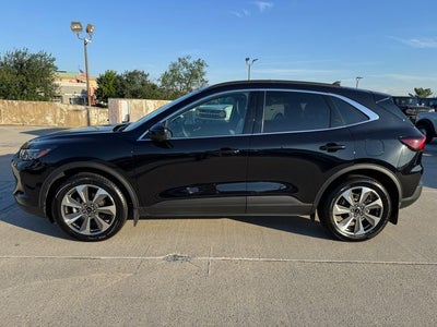 2024 Ford Escape Platinum | Pano Roof | Class II Tow Pkg. | AWD