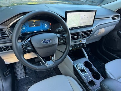 2024 Ford Escape Platinum | Pano Roof | Class II Tow Pkg. | AWD