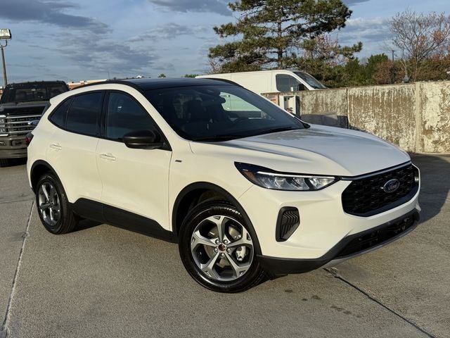 2026 Ford Escape ST-Line | Pano Sunroof | Tech Pkg | Remote Start