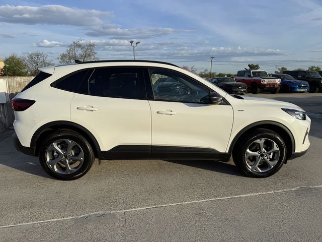 2026 Ford Escape ST-Line | Pano Sunroof | Tech Pkg | Remote Start