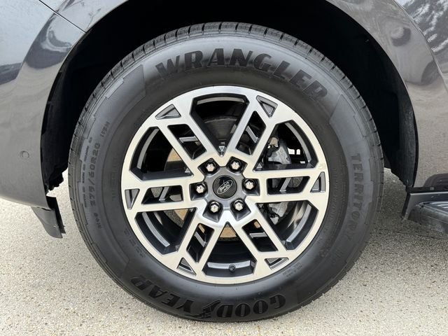 2025 Ford Expedition Max Active | Pano Roof | 2nd Row Bench