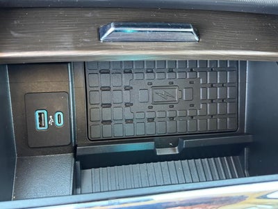 2022 Ford Expedition Limited | Moonroof | 2nd Row Bench | 15.5" Screen