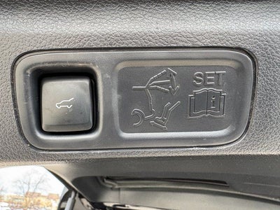 2022 Ford Expedition Limited Stealth Edition | HD Tow Pkg. | Pano Roof | 4WD