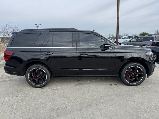 2022 Ford Expedition Limited Stealth Edition | HD Tow Pkg. | Pano Roof | 4WD