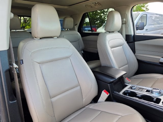 2024 Ford Explorer XLT | Pano Roof | Remote Start | 4WD