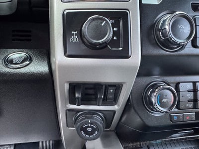 2021 Ford F-350SD Lariat | Moonroof | Ultimate Pkg | Black Pkg | FX4