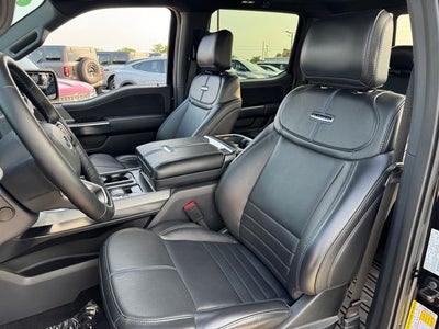 2025 Ford F-150 Platinum | Pano Roof | Wireless CarPlay | FX4 Pkg.
