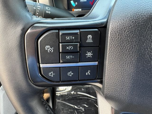 2025 Ford F-150 Platinum | Pano Roof | Wireless CarPlay | FX4 Pkg.