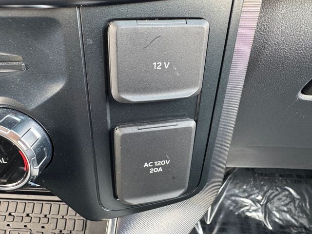 2025 Ford F-150 Platinum | Pano Roof | Wireless CarPlay | FX4 Pkg.
