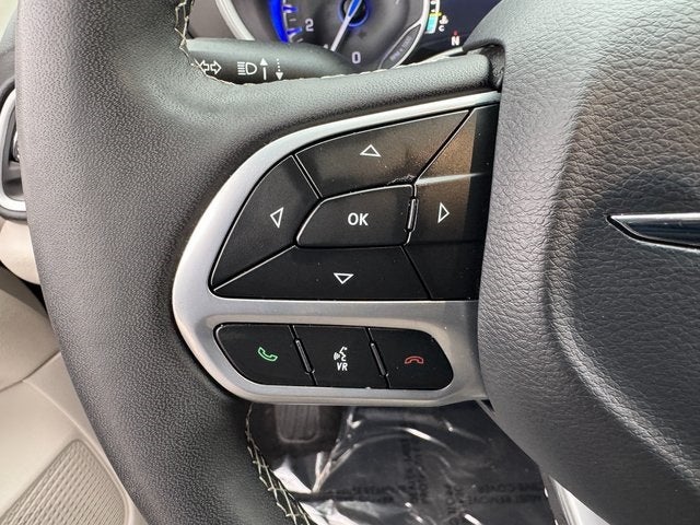 2024 Chrysler Pacifica Touring L | Apple CarPlay | Rear View Camera