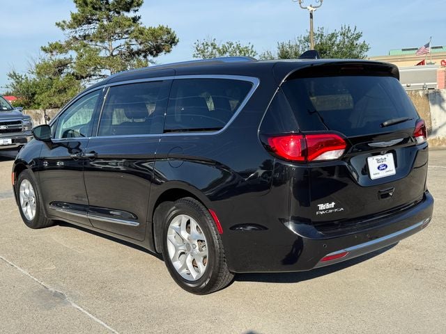 2017 Chrysler Pacifica Touring L Plus