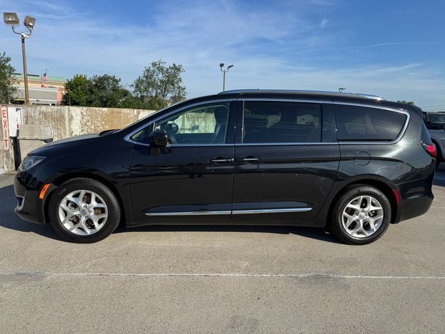 2017 Chrysler Pacifica Touring L Plus