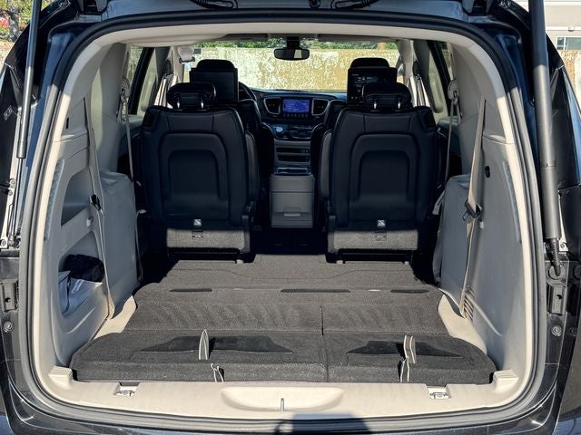 2017 Chrysler Pacifica Touring L Plus