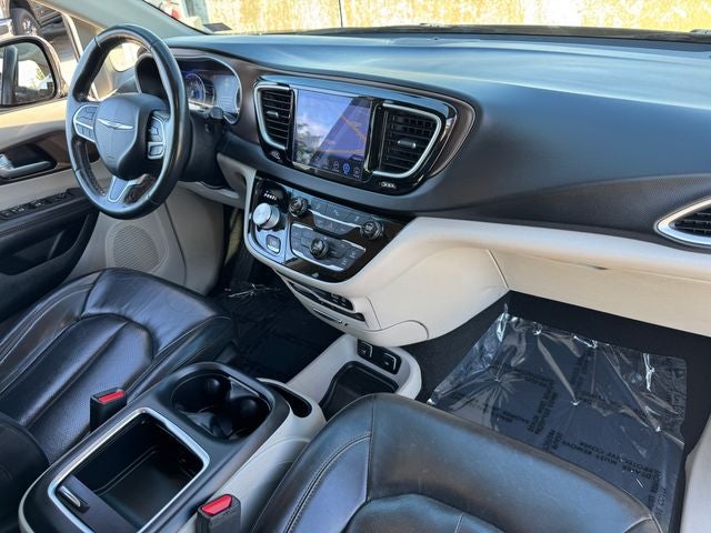2017 Chrysler Pacifica Touring L Plus