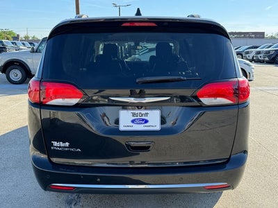 2017 Chrysler Pacifica Touring L Plus