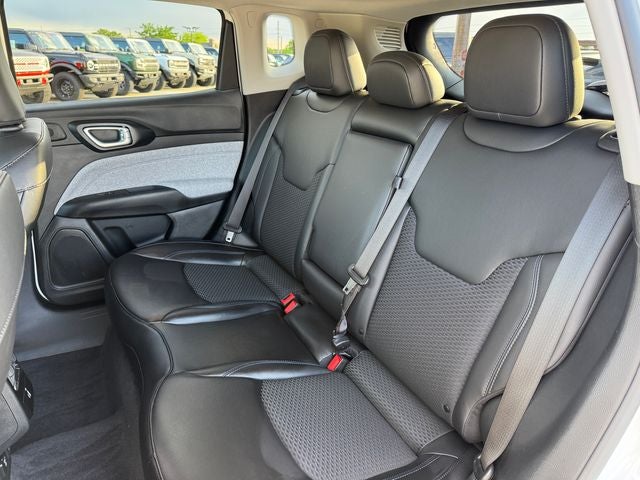 2022 Jeep Compass Latitude | Pano Sunroof | 4X4 | Convenience Pkg |