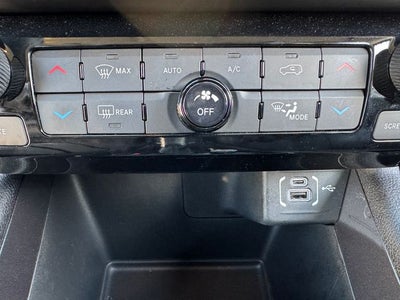 2022 Jeep Compass Latitude | Pano Sunroof | 4X4 | Convenience Pkg |