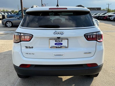 2022 Jeep Compass Latitude | Pano Sunroof | 4X4 | Convenience Pkg |
