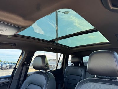 2022 Volkswagen Tiguan 2.0T SEL R-Line | Pano Sunroof | AWD | CarPlay