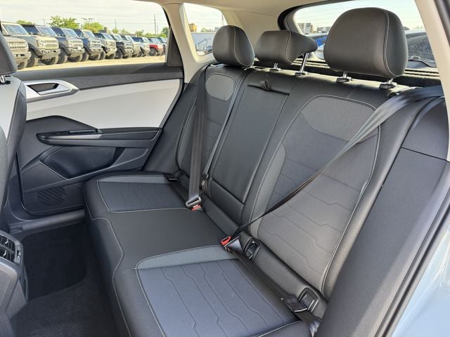 2025 Volkswagen Taos 1.5T SE | Pano Sunroof | Wireless CarPlay