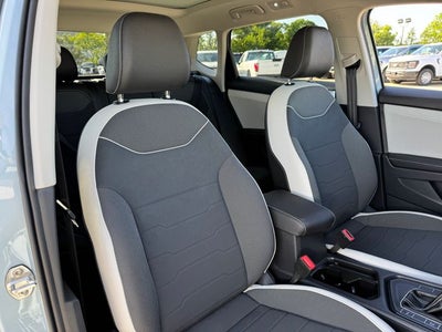 2025 Volkswagen Taos 1.5T SE | Pano Sunroof | Wireless CarPlay