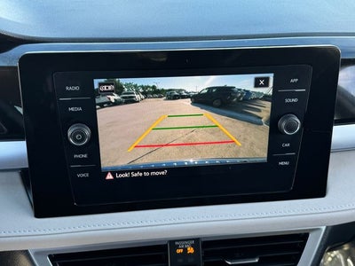 2025 Volkswagen Taos 1.5T SE | Pano Sunroof | Wireless CarPlay