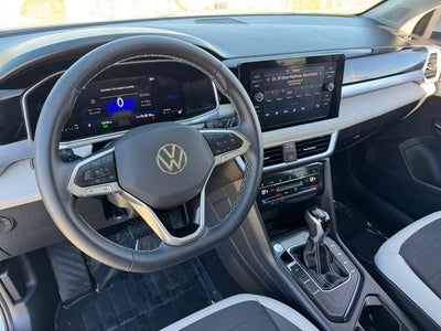2025 Volkswagen Taos 1.5T SE | Pano Sunroof | Wireless CarPlay