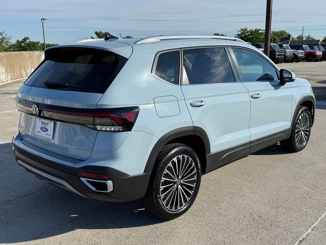 2025 Volkswagen Taos 1.5T SE | Pano Sunroof | Wireless CarPlay